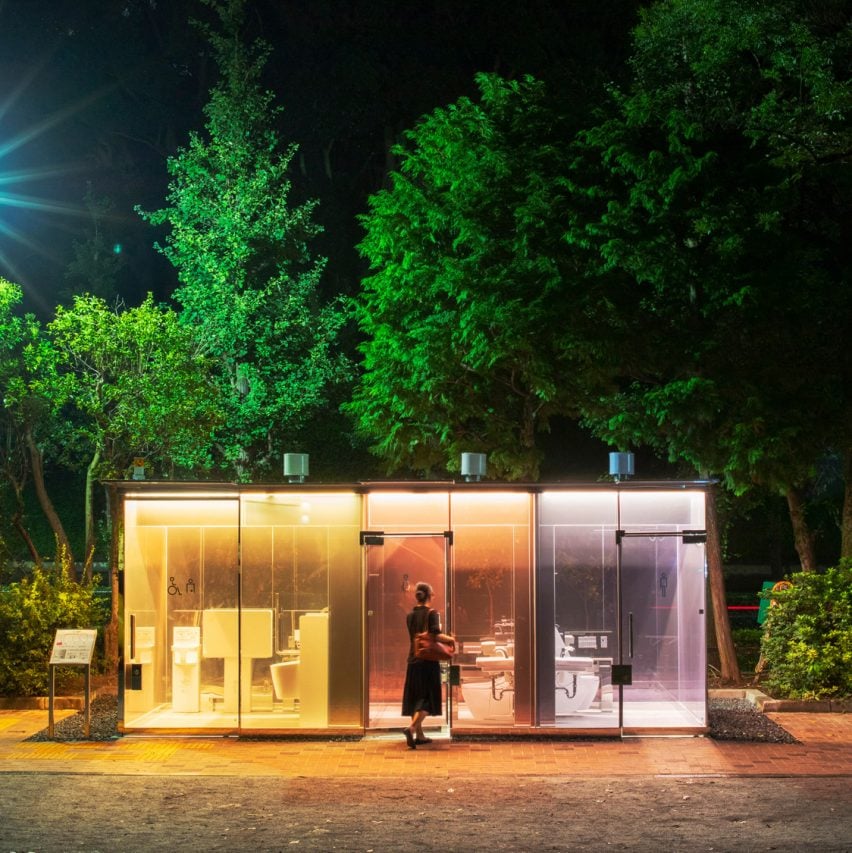 shigeru-ban-transparent-tokyo-toilet-yo-yogi-fukamachi-park-haru-no-ogawa_dezeen_2364_sq_24-852x853